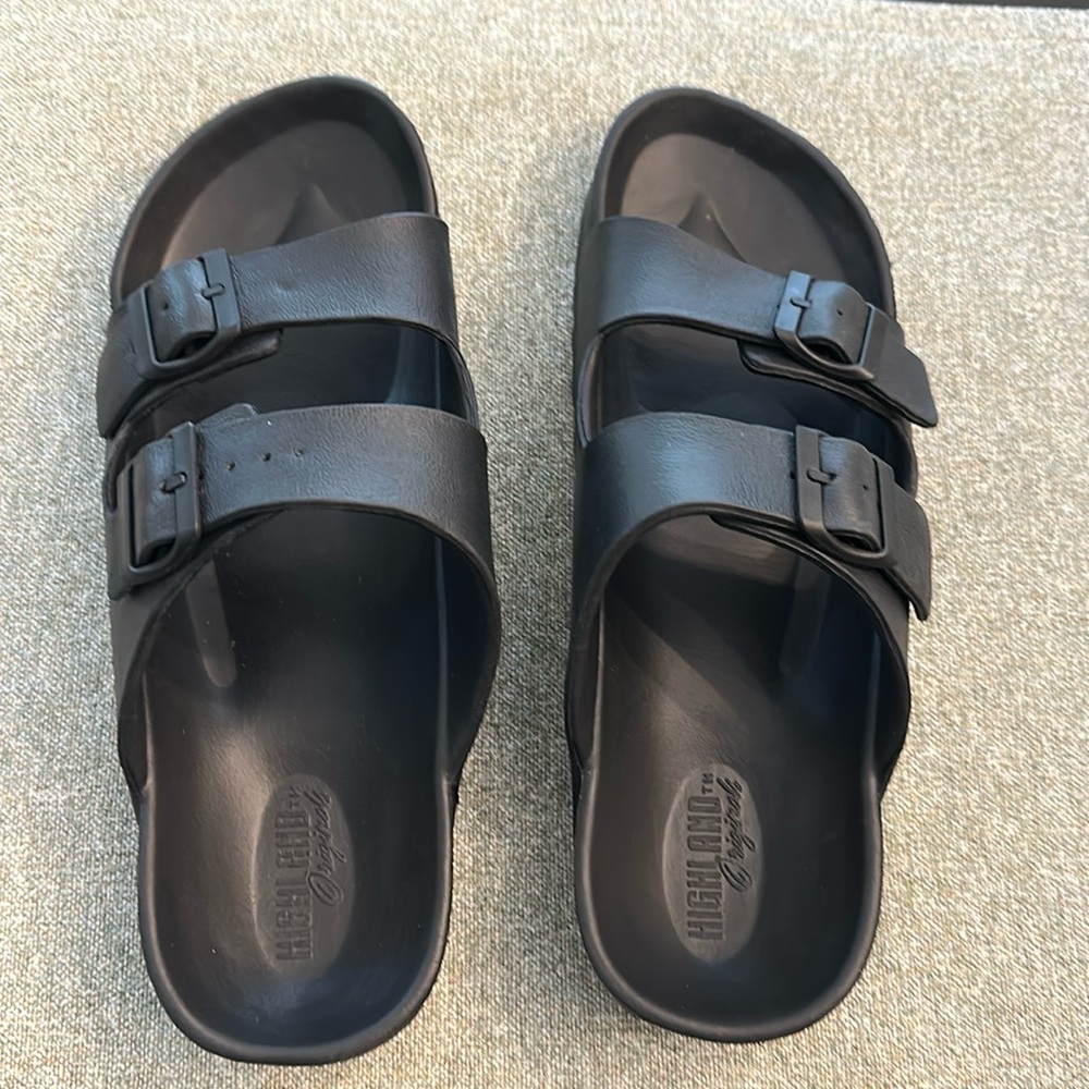 NWOT- Men’s Highland TM Original Slip On Black Sandals. Size 12